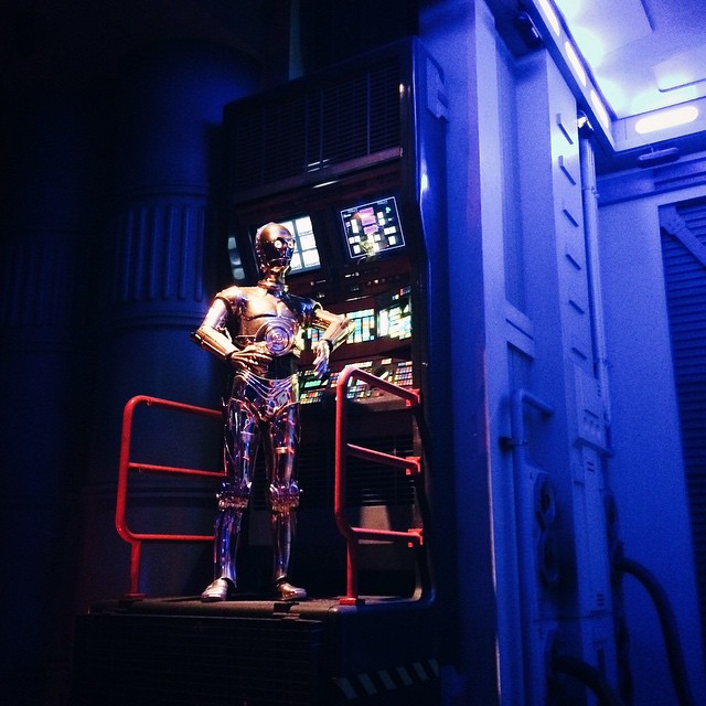 C3PO nous accueille au "Star Tour" de Disneyland Paris