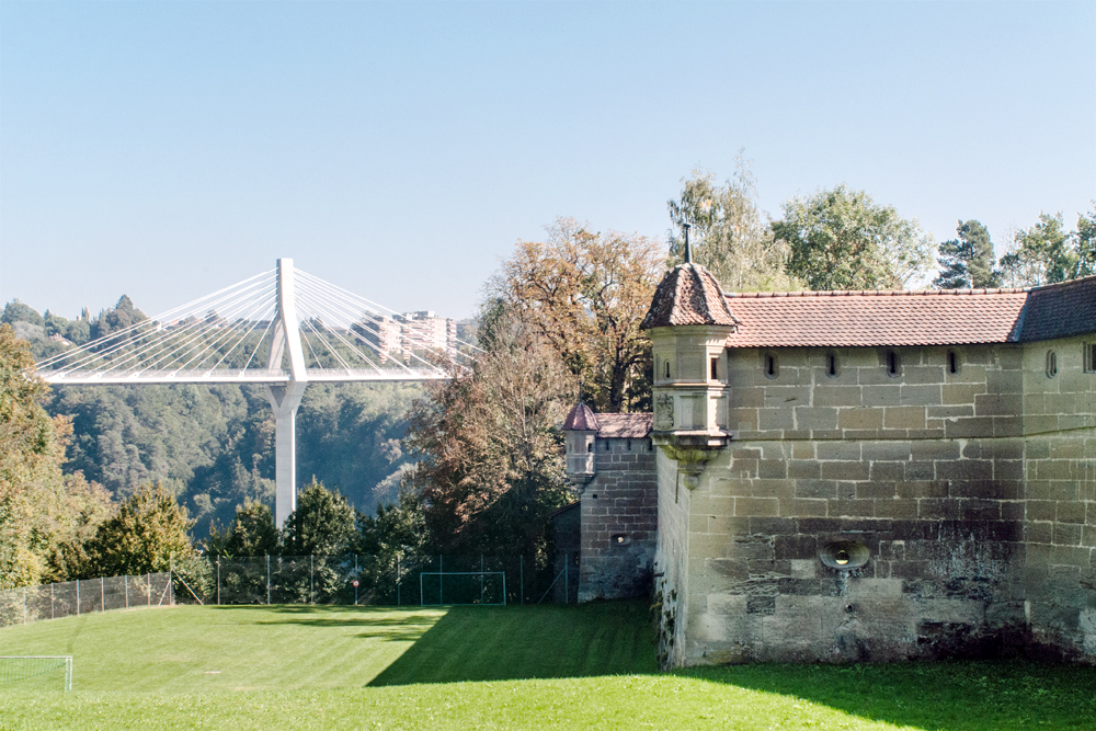 Fribourg – Remparts de la Porte de Morat et Pont de la Poya