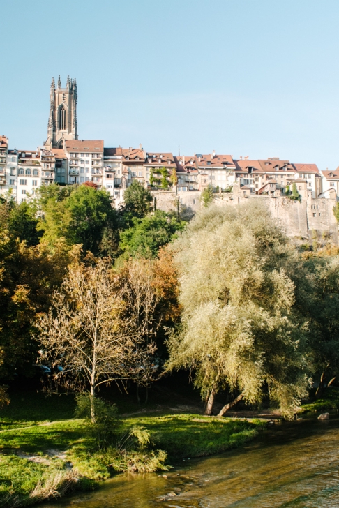 Fribourg – Vue sur la Sarine et le quartier du Bourg