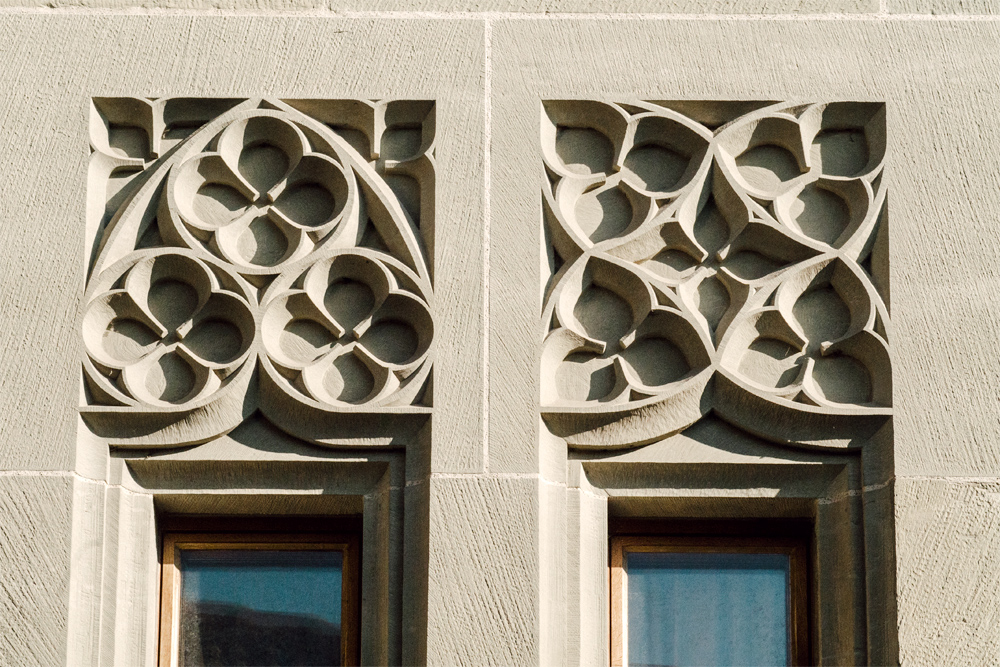 Fribourg – Décorations dans un bâtiment en molasse