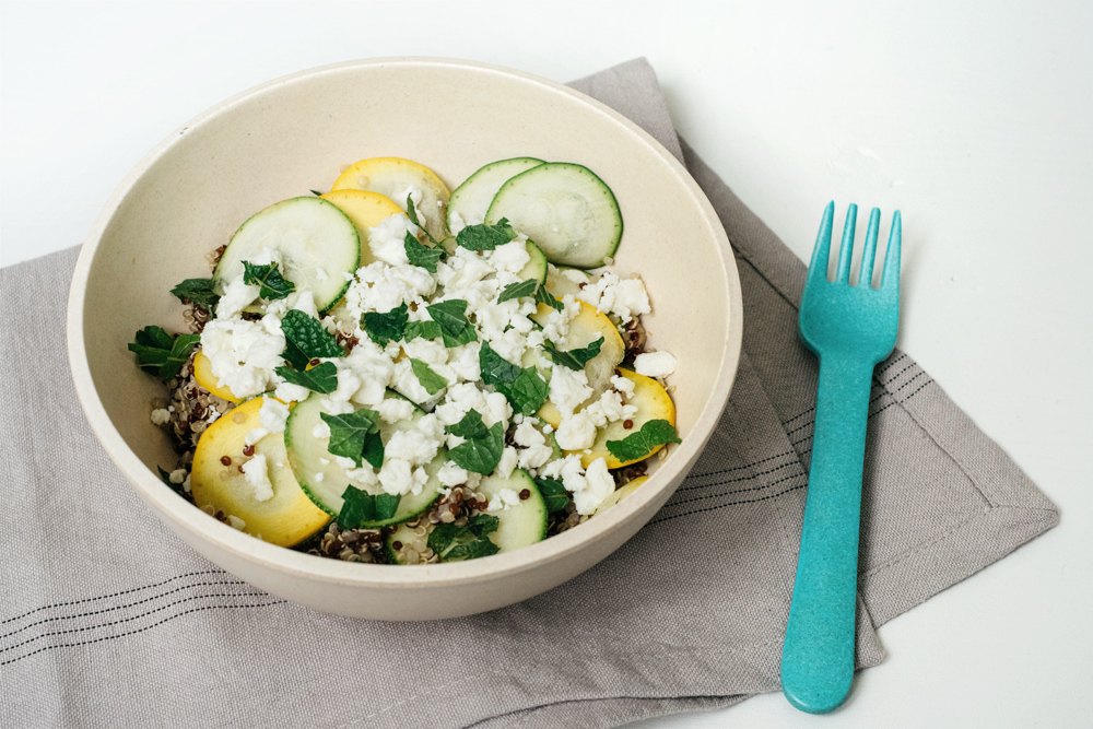 Salade de quinoa aux courgettes, à la menthe et à la feta