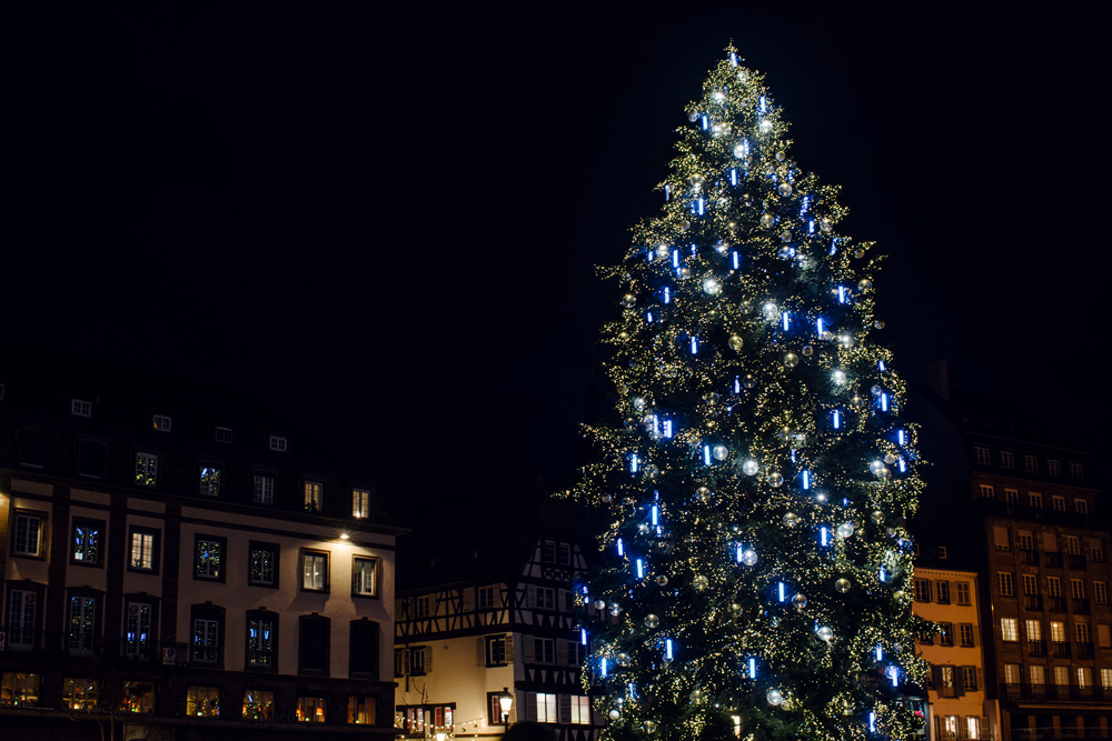 Marché de Noël de Strasbourg – Le grand sapin de la place Kléber