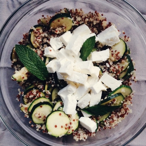 Salade de quinoa, courgettes et feta