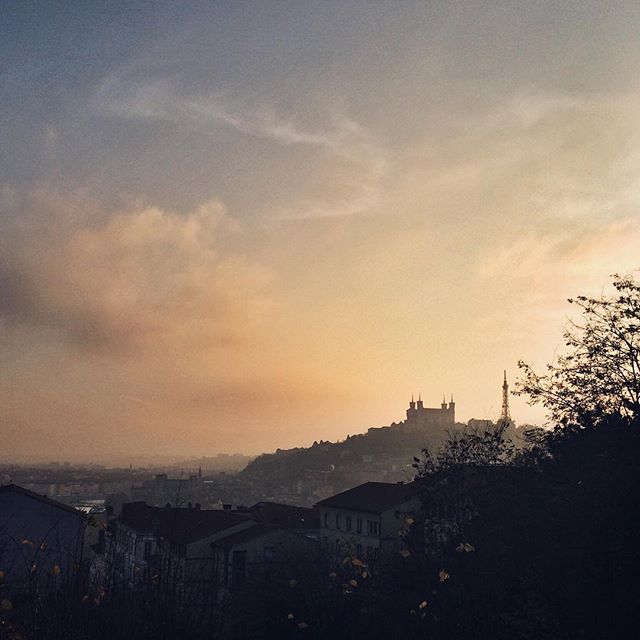 Lyon dans le brouillard