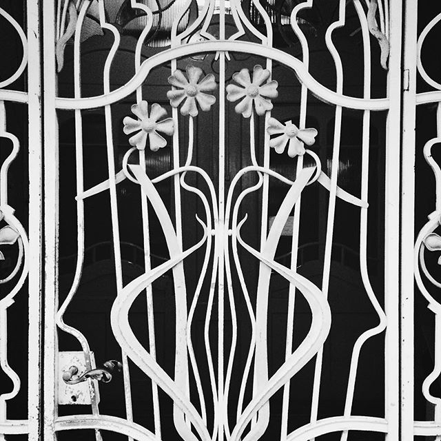 Une grille d'immeuble art nouveau à Bienne