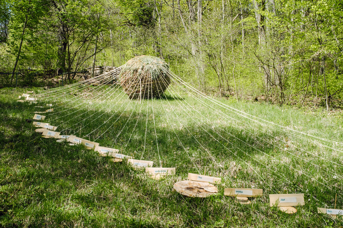 Jardin botanique de Neuchâtel, Land Art 2016 – Les migrants de la guerre (Collectif Frêtes Arts)