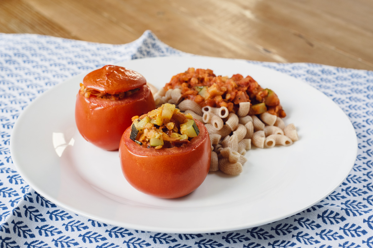 Tomates farcies végétaliennes aux courgettes et lentilles corail