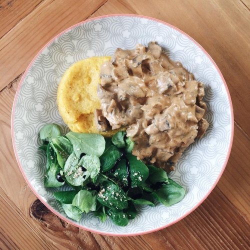 Galette de polenta et émincé de champignons de Paris au paprika