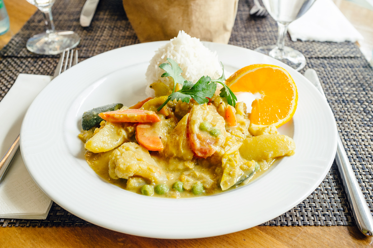 Curry de légumes et riz basmati