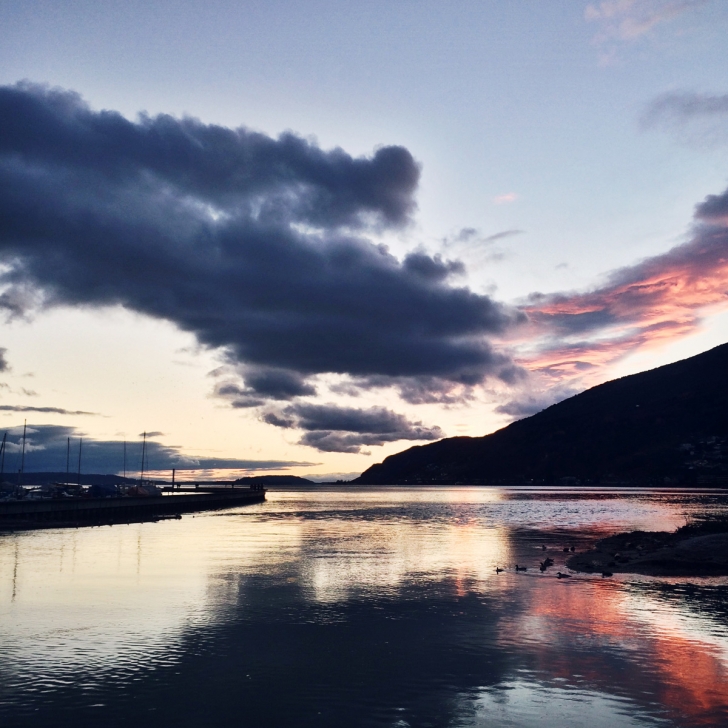 Ciel de fin de journée au-dessus du lac de Bienne