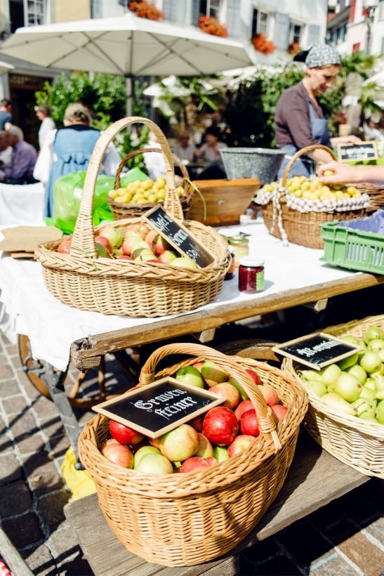 Marché hebdomadaire dans la vieille ville de Soleure