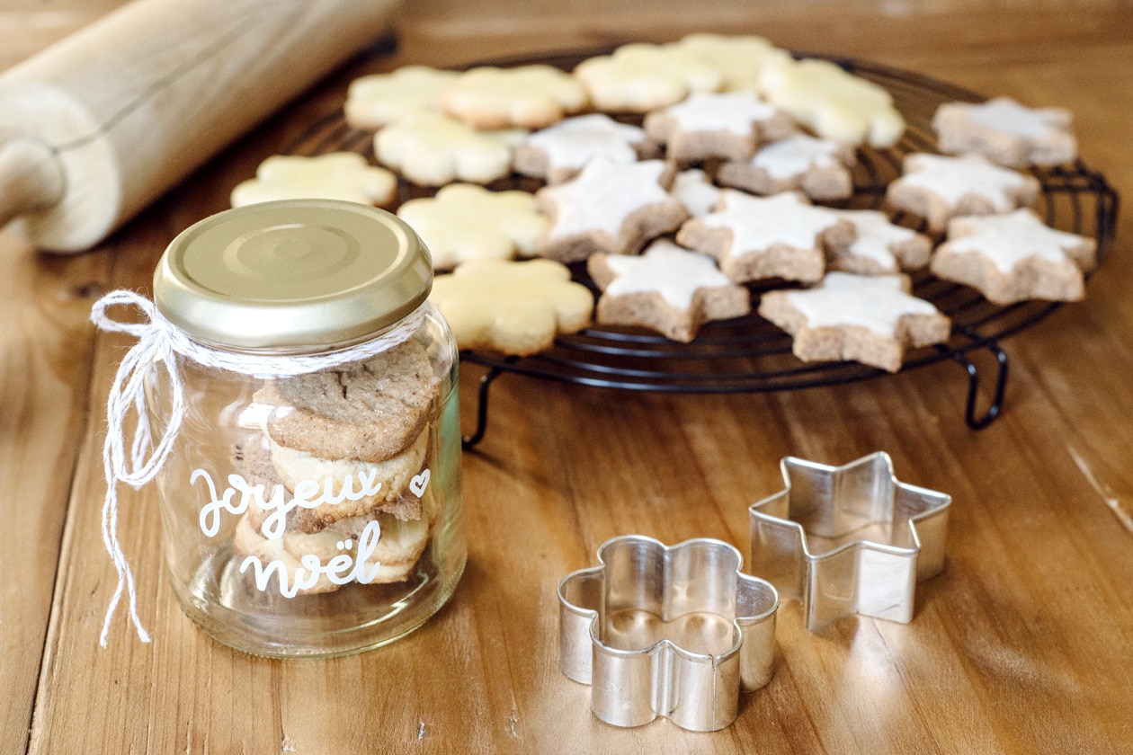 Biscuits de Noël végétaliens et emballage "zéro déchet"