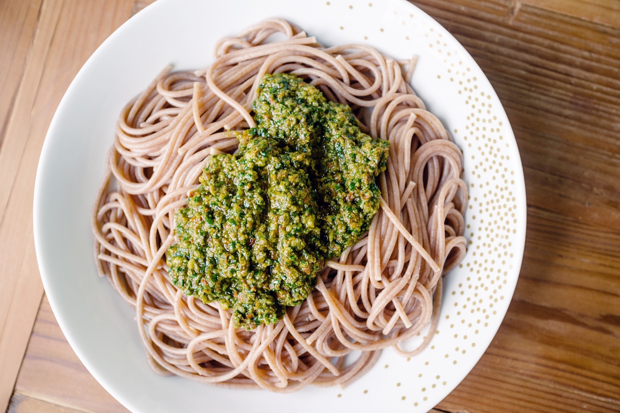 Idées de repas végétaliens: spaghetti à l'ail des ours