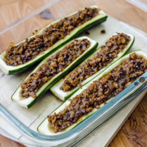 Courgettes farcies aux lentilles vertes et protéines de soja texturées