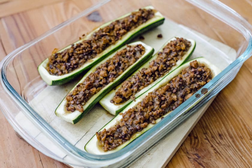 Courgettes farcies aux lentilles vertes et protéines de soja texturées