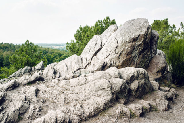 Bretagne, forêt de Paimpont: le Siège de Merlin