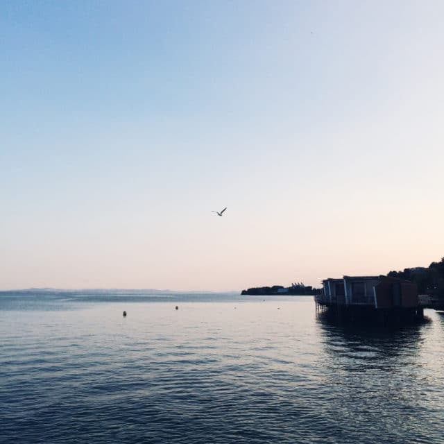 Lumière de fin de journée sur le lac de Neuchâtel