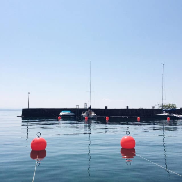 Bateaux amarés au port de Serrières