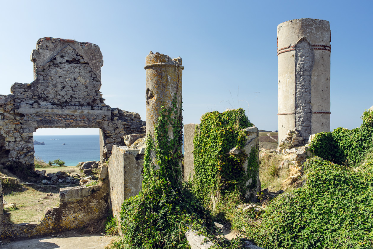 Bretagne: ruines du manoir de Saint-Pol-Roux à Camaret-sur-Mer