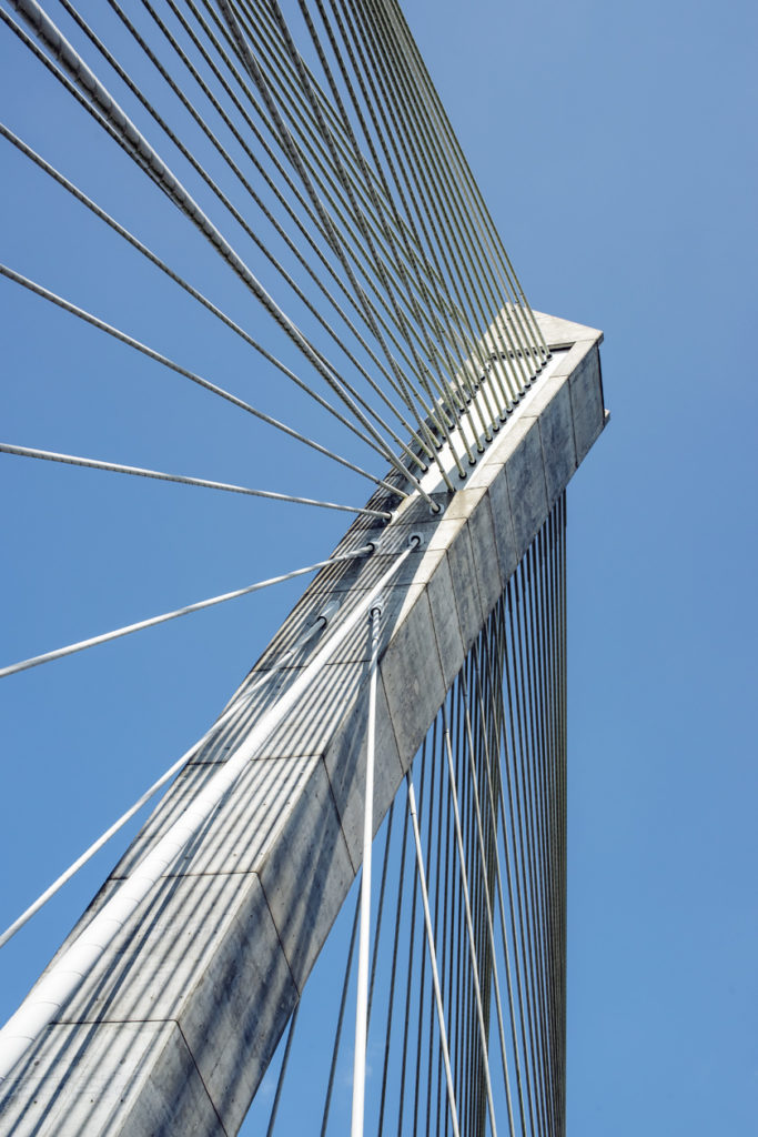 Bretagne: le pont de Térénez, sur la presqu'île de Crozon