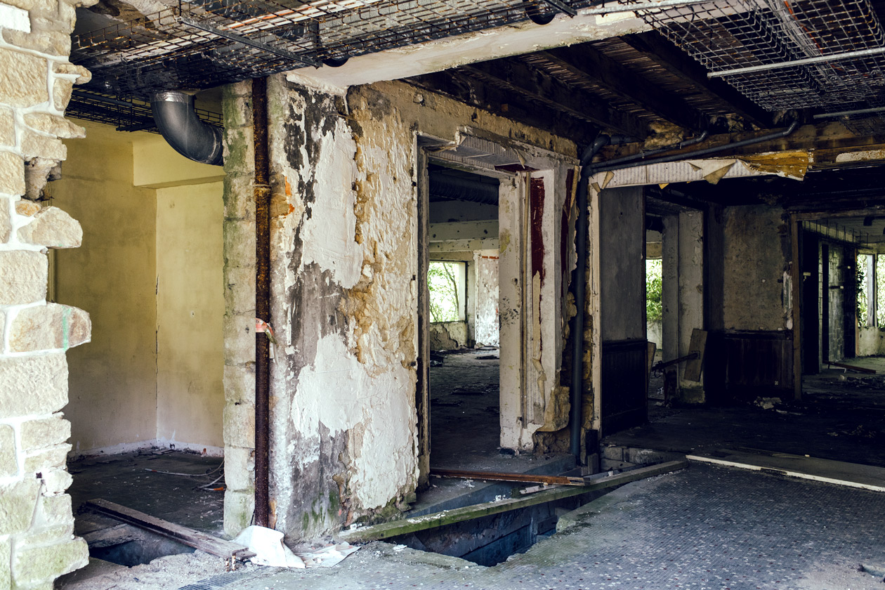 Bretagne: hôtel abandonné à Landévennec, sur la presqu'île de Crozon