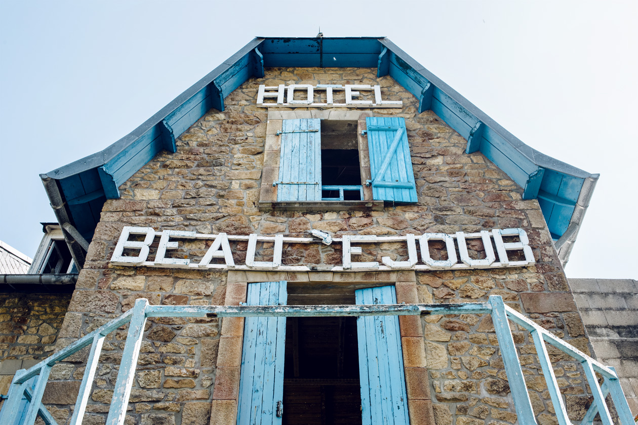 Bretagne: hôtel abandonné à Landévennec, sur la presqu'île de Crozon