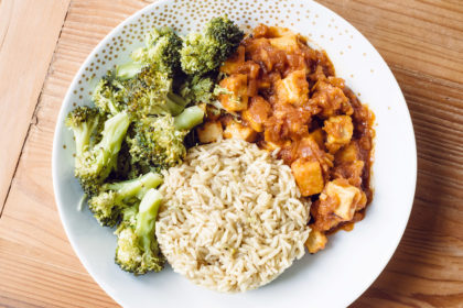 Tofu général Tao, riz complet et brocoli