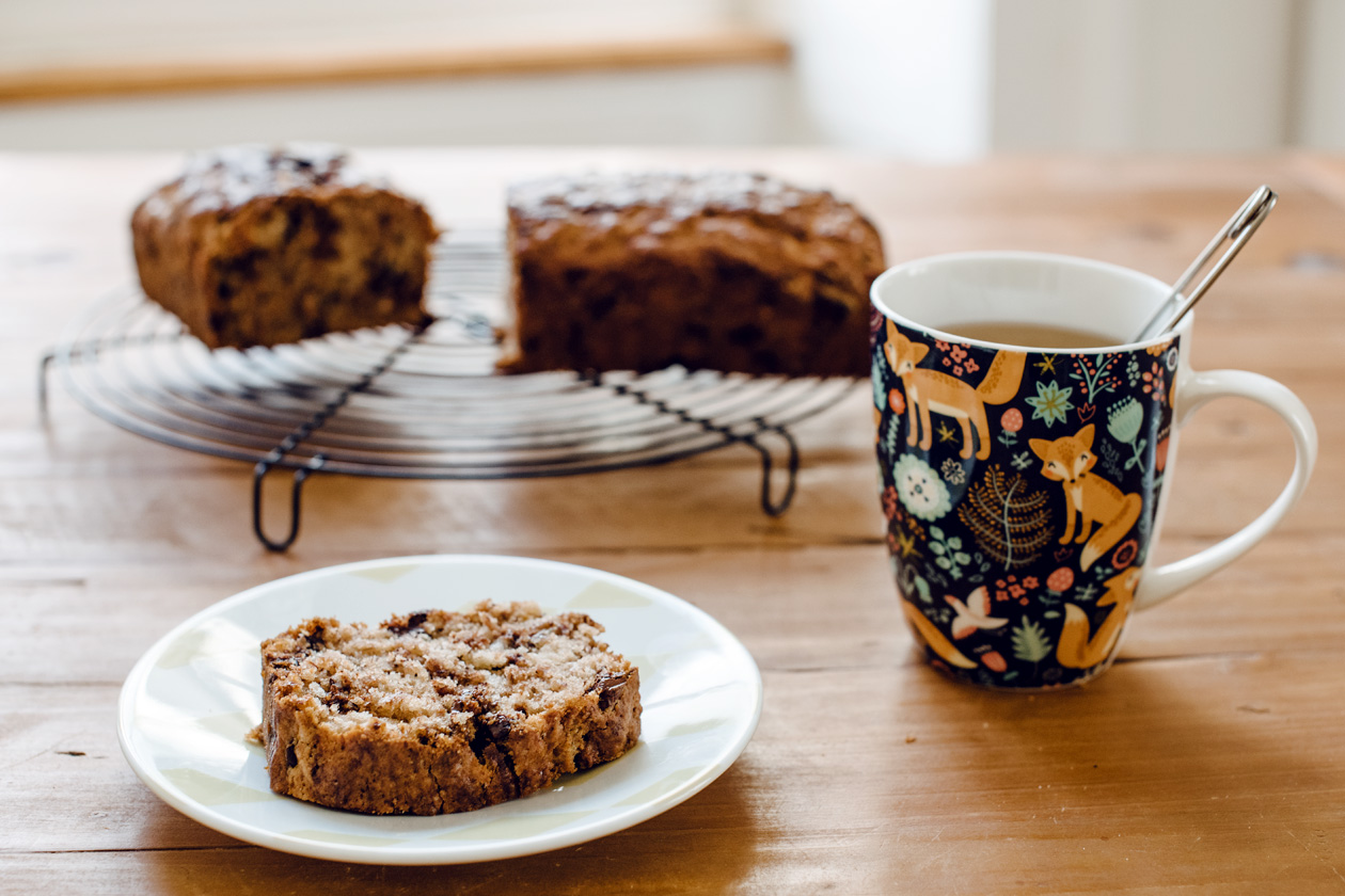 Petit déjeuner ou goûter végétalien: banana bread aux pépites de chocolat