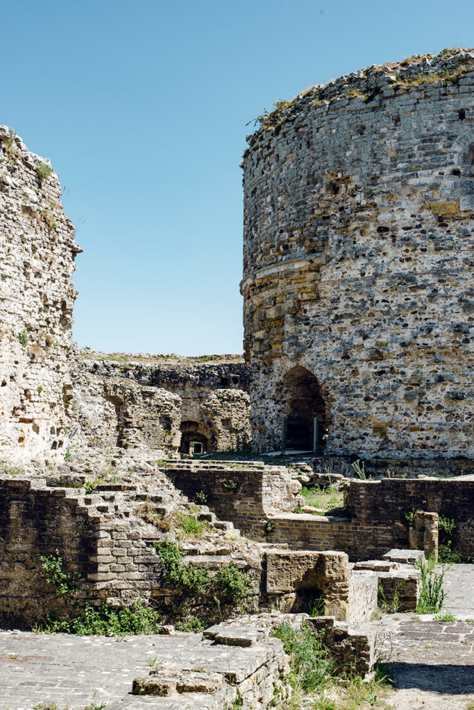 Promenade dans la campagne anglaise jusqu'aux ruines du château de Camber