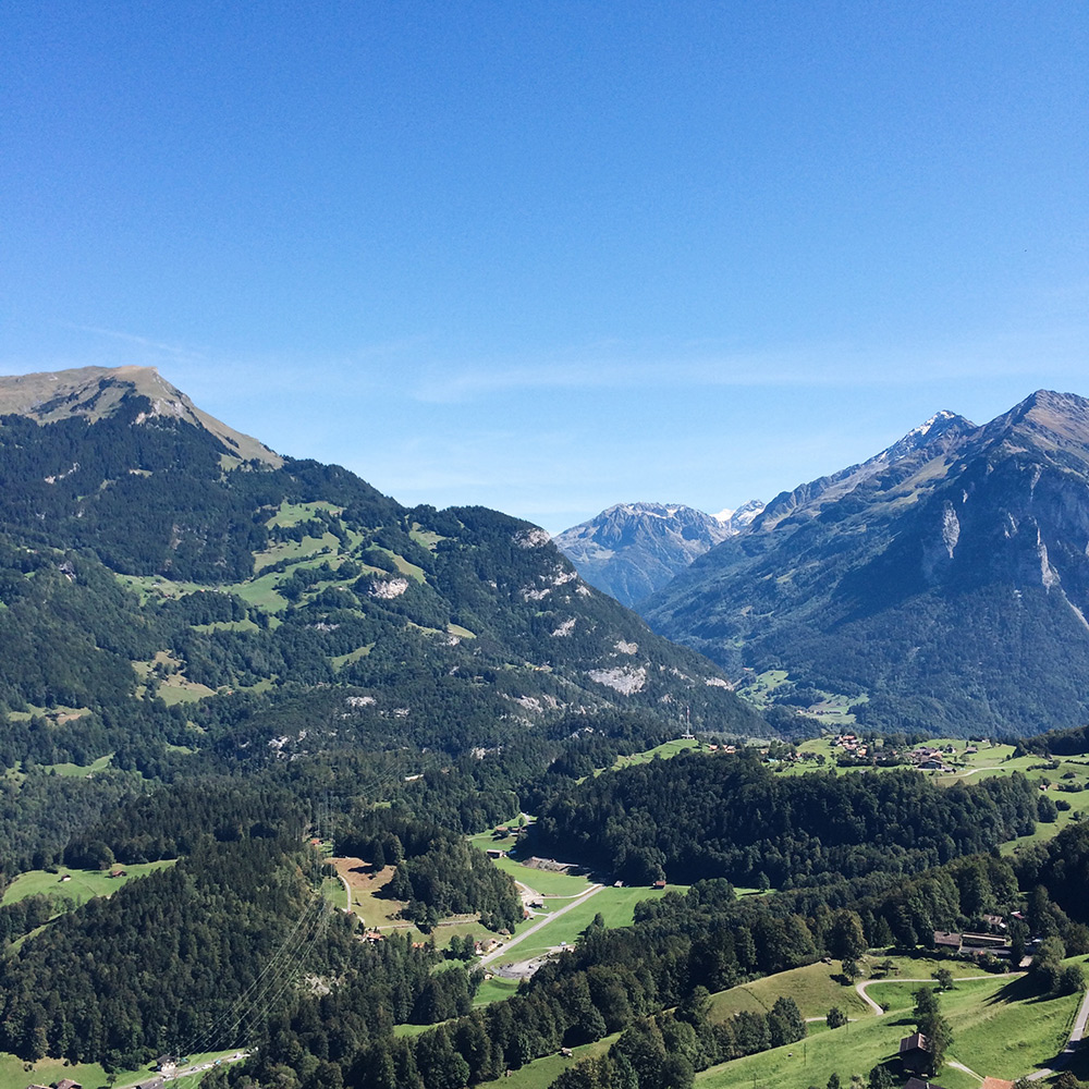 Carte postale helvétique dans l'Oberland bernois