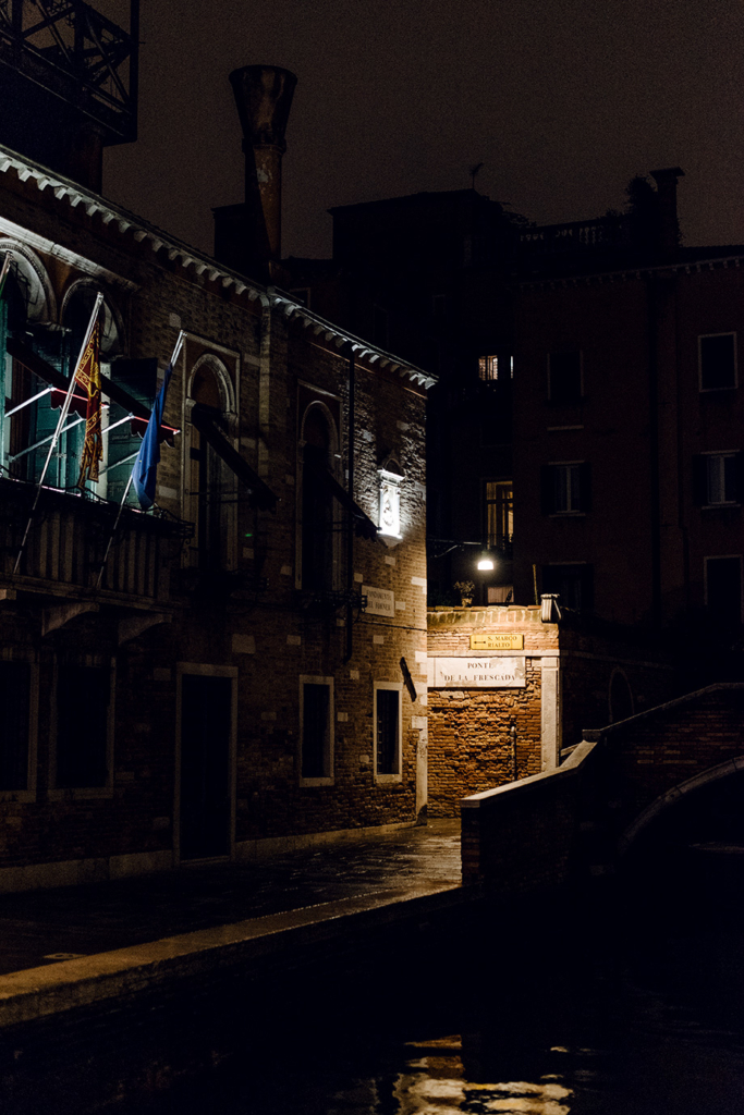 Balade nocturnes dans les rues de Venise