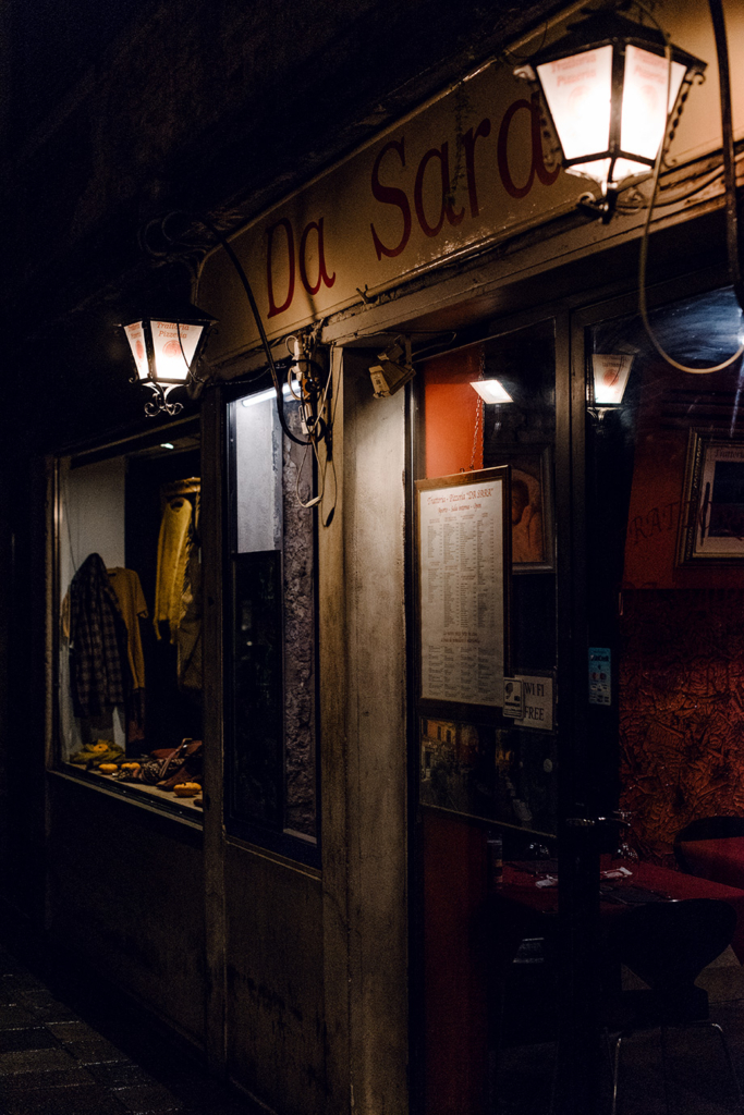Balade nocturnes dans les rues de Venise
