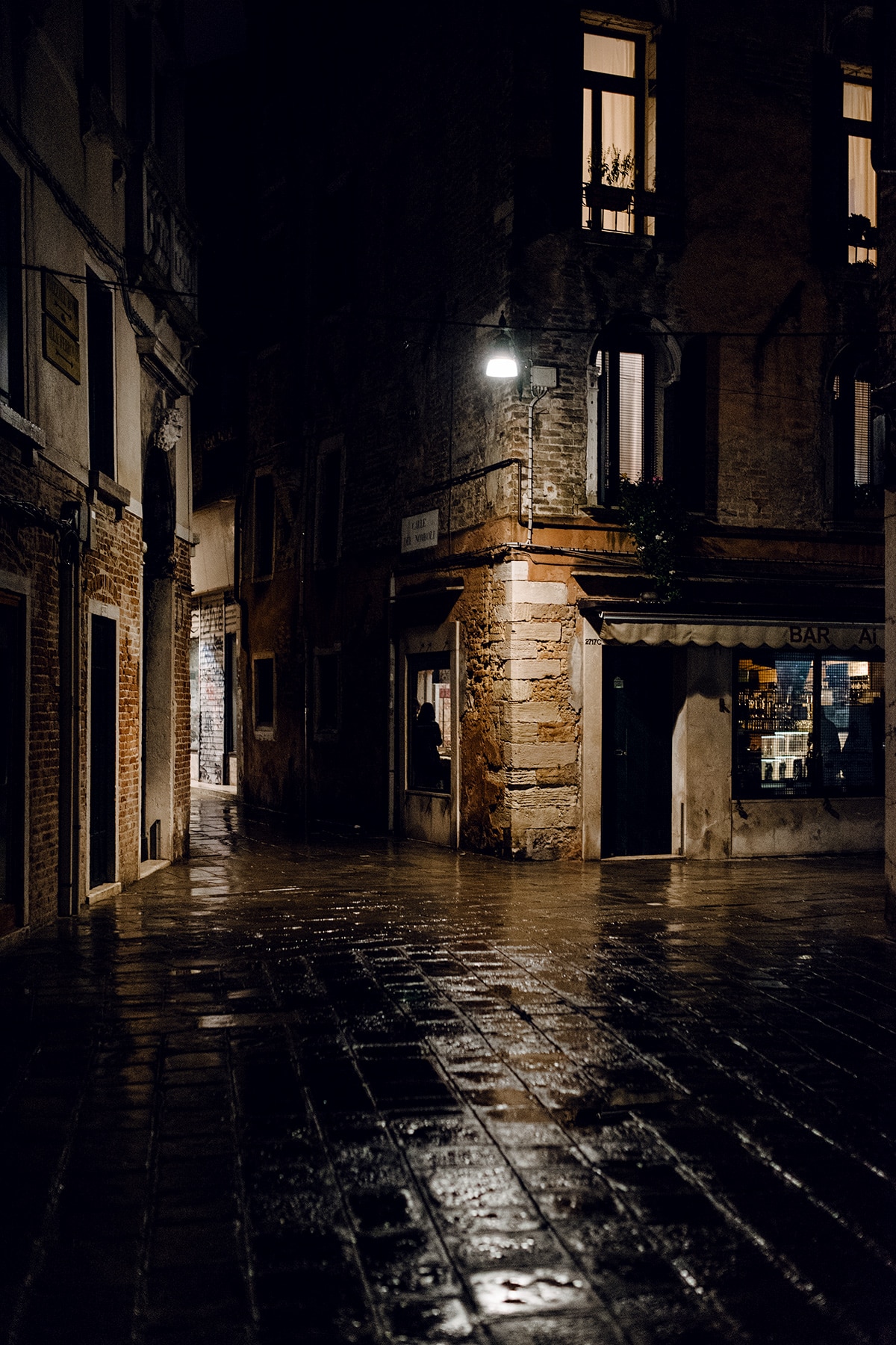 Balade nocturnes dans les rues de Venise