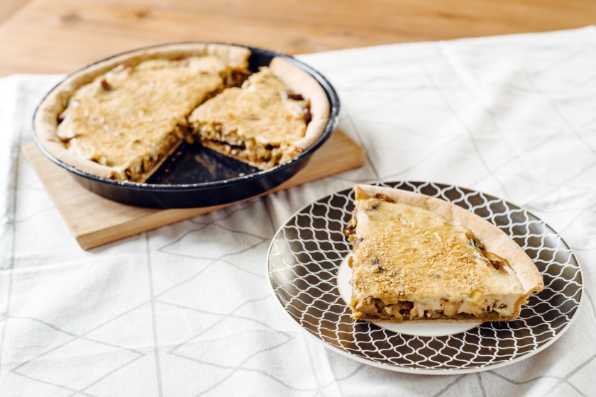 Quiche végétalienne aux poireaux et lardons de tofu fumé