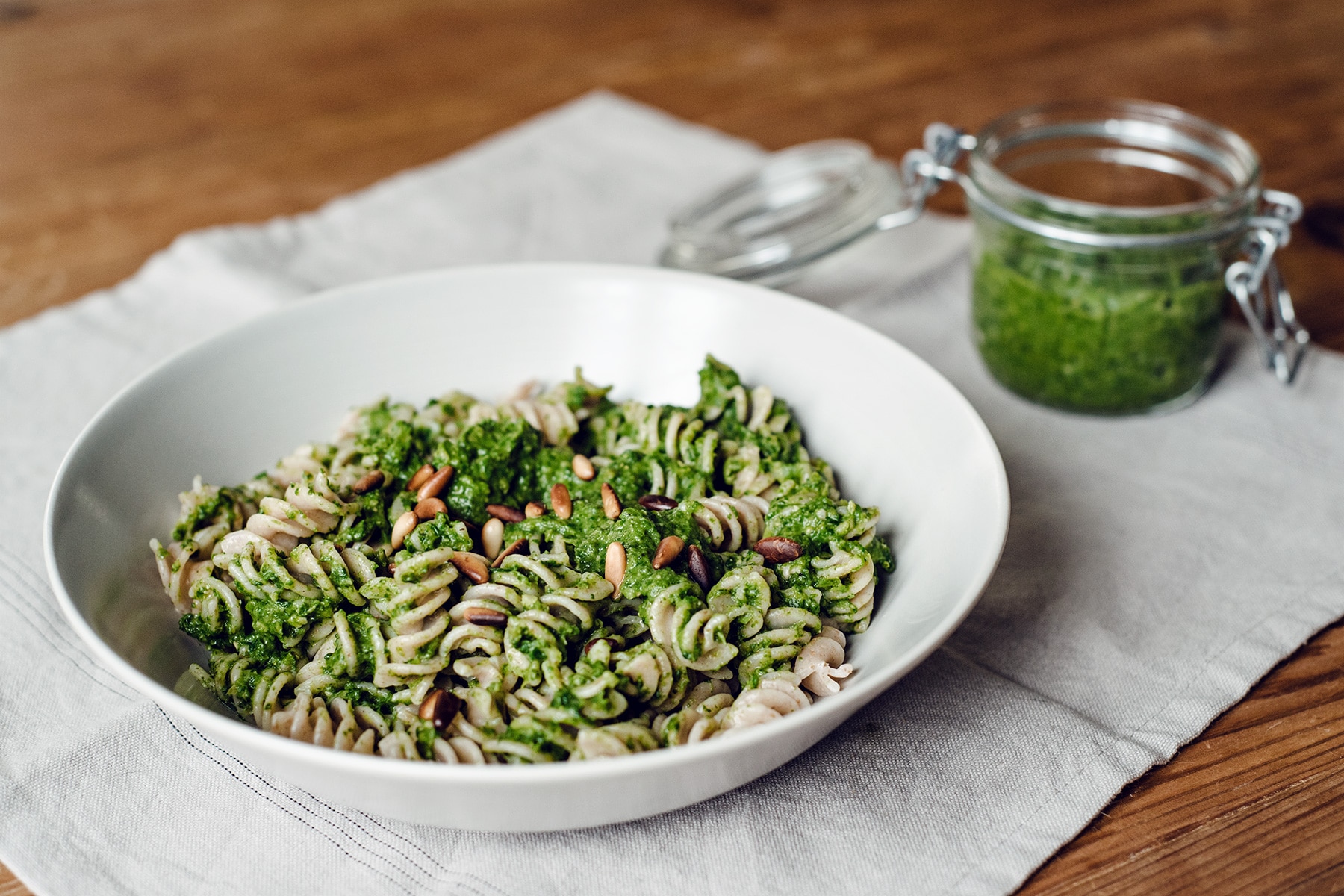 Pesto végétalien aux épinards et petits pois