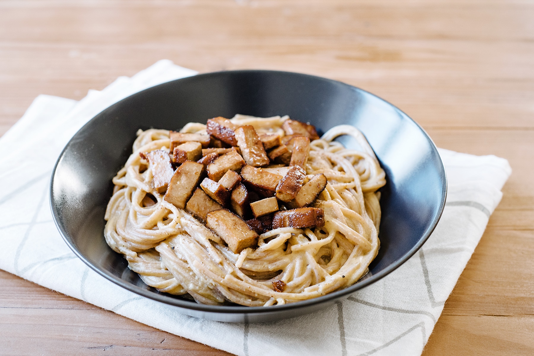 Spaghetti à la carbonara végétalienne