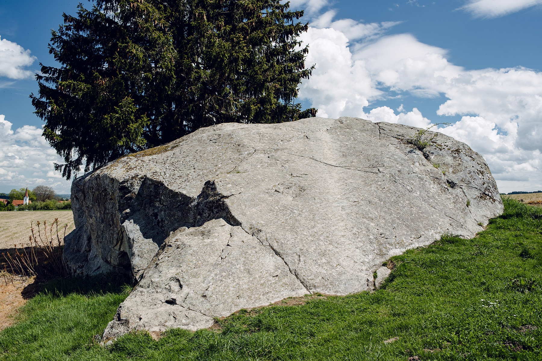 Bloc erratique à proximité du village de Steinhof, dans le canton de Soleure