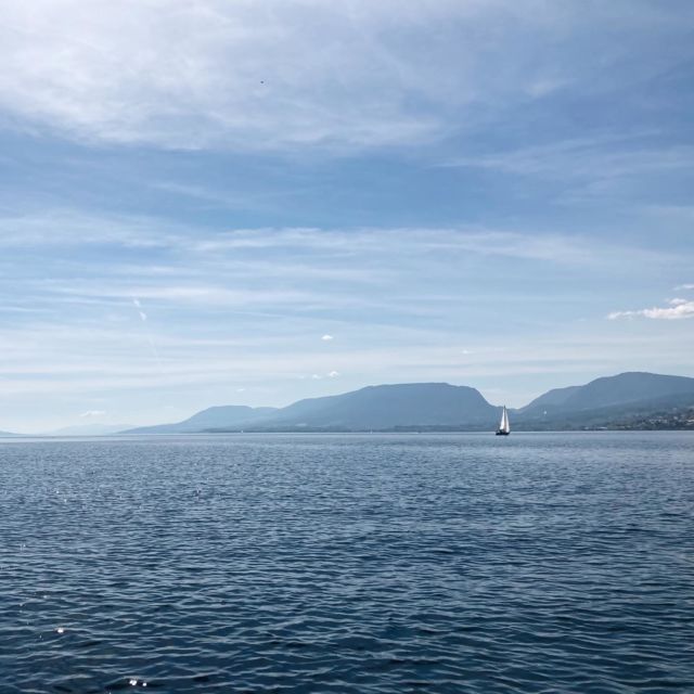 Lundi: première sortie de l’année sur le petit bateau, et première glace au bord du lac ☀️

———
#LacDeNeuchâtel #Jura3Lacs #igersNeuchatel
#BlogSuisseRomande #SwissBlogger #igersSwiss