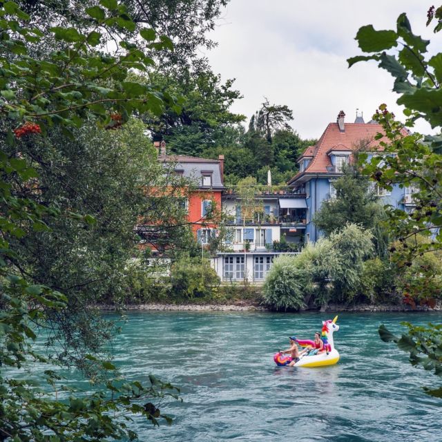 Samedi à Bern, l’Aar turquoise, les jolies maisons, et un bateau licorne 💙🦄

———
#UnicornBoat
#Bern #Bärn #BärniHadiGärn #BernPictures #Aare #AareBöötle #igersbern #MadeInBern #Marzili #MarziliBern
#BlogSuisseRomande #SwissBlogger #igersSwiss